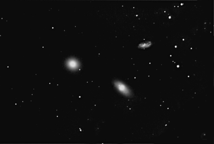 M105, NGC3384, NGC3389 in Leo