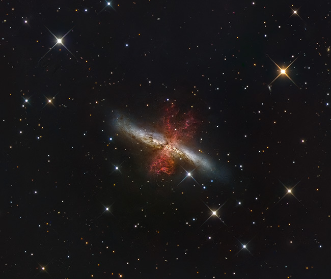M 82